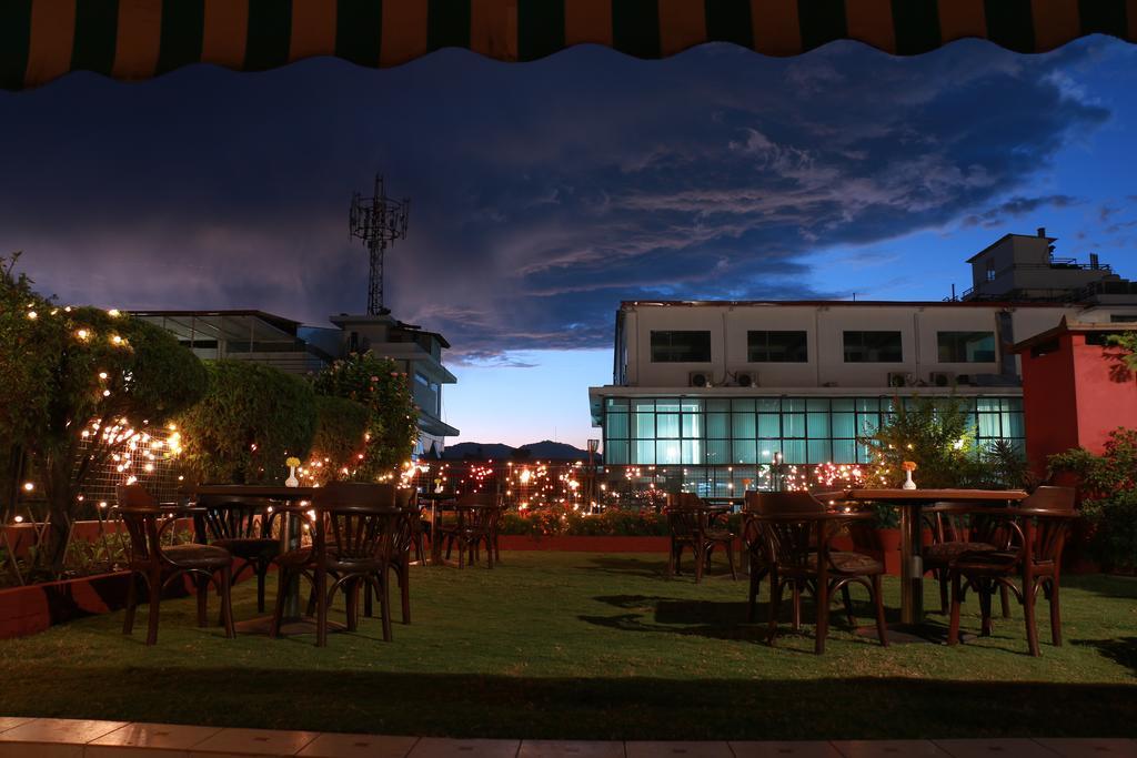 Hotel Mountain Catmandu Exterior foto